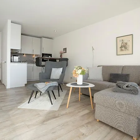 Ankerplatz 10 *
