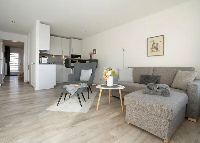 Ankerplatz 10 *